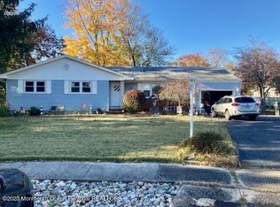 5 Myron Ct, Toms River, NJ 08755
