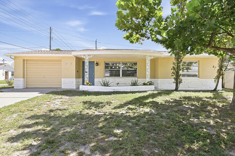 2 bed, 2.0 bath, 1032 sqft, $1,645 — Photo 1