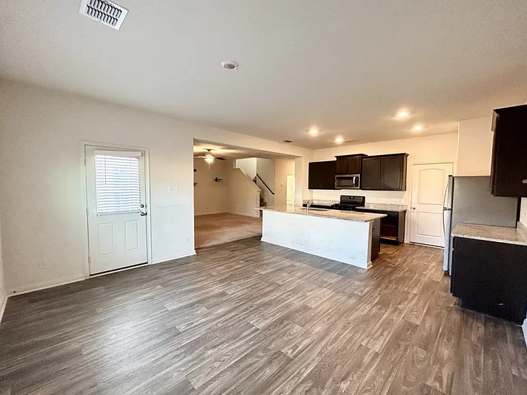 15114 Harbor Lndg — Photo 4