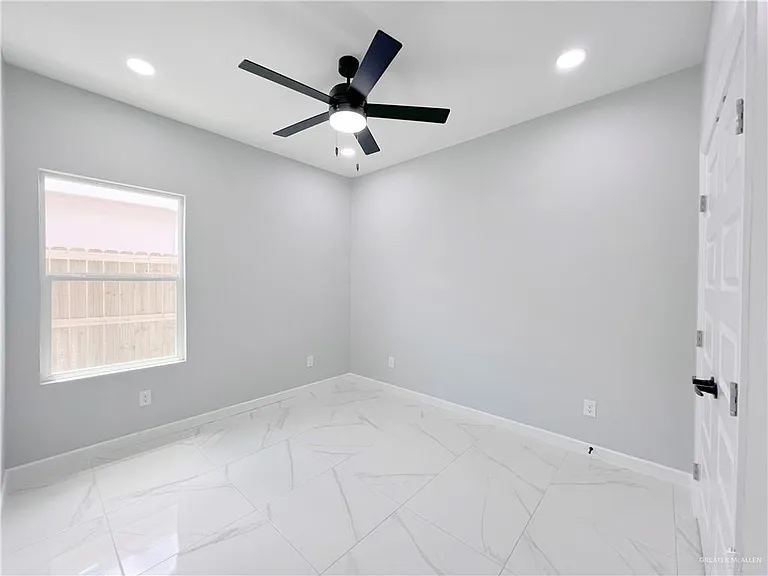 829 N Woodson Ave #3 — Photo 15