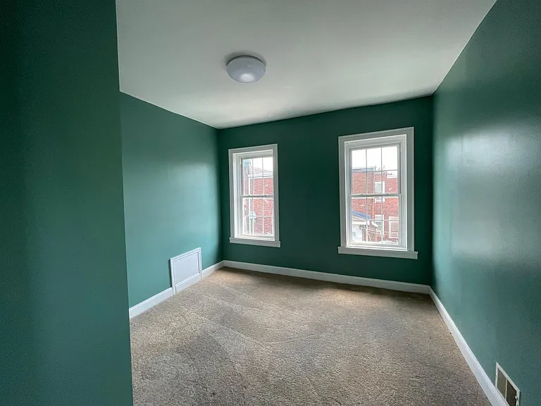 4210 Otter St — Photo 9