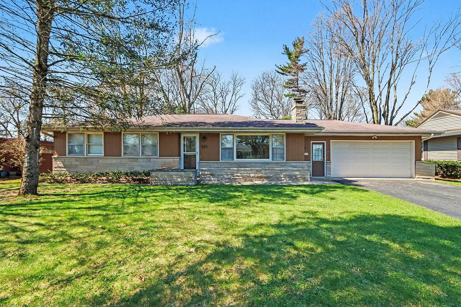 521 Gorham Ln photo 1