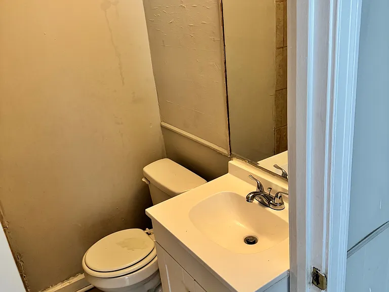 1409 N Dawson St #A — Photo 13