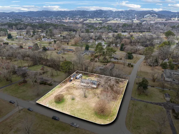1215 Parker Pl, Brentwood, TN 37027