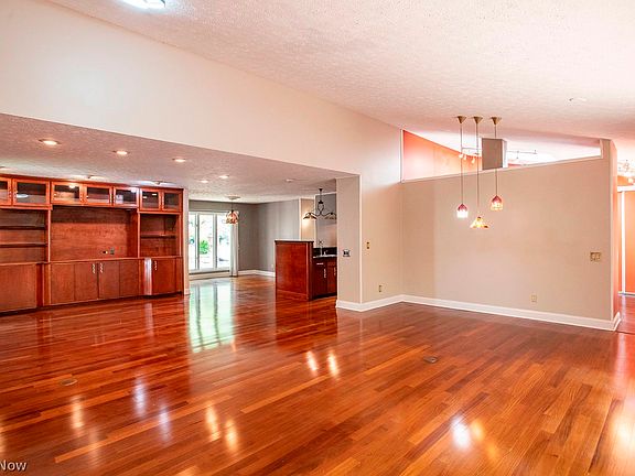 5th image of 10648 Oak Branch Trl