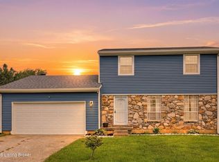 1227 Senate Cir, Radcliff, KY 40160