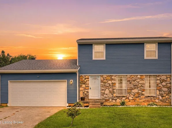 1227 Senate Cir, Radcliff, KY 40160