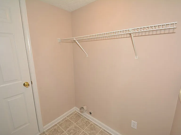 6917 Tree Top Ln — Photo 25