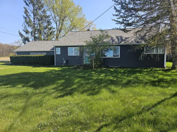 802 106th Ave, Plainwell, MI 49080