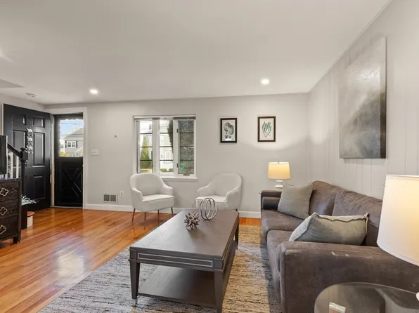 292 Lexington St, Watertown, MA 02472