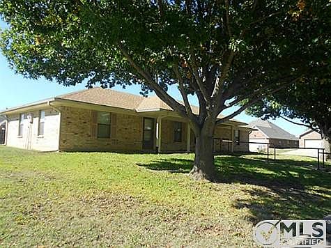 4th image of 2207 N Village Dr