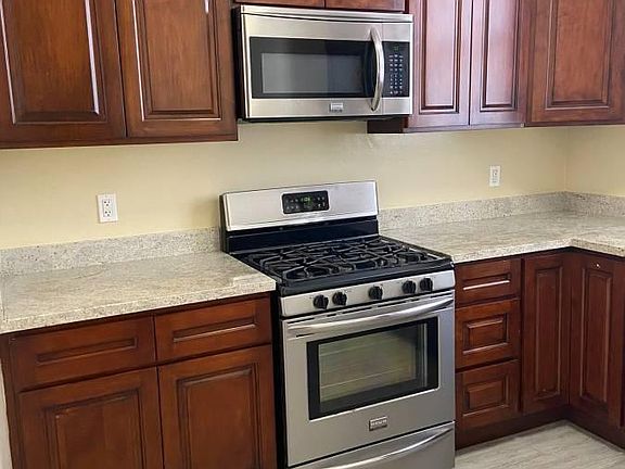 4th image of 1372 Pine St #110