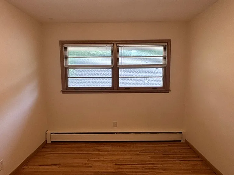 1330 Saint Clair Ave — Photo 14