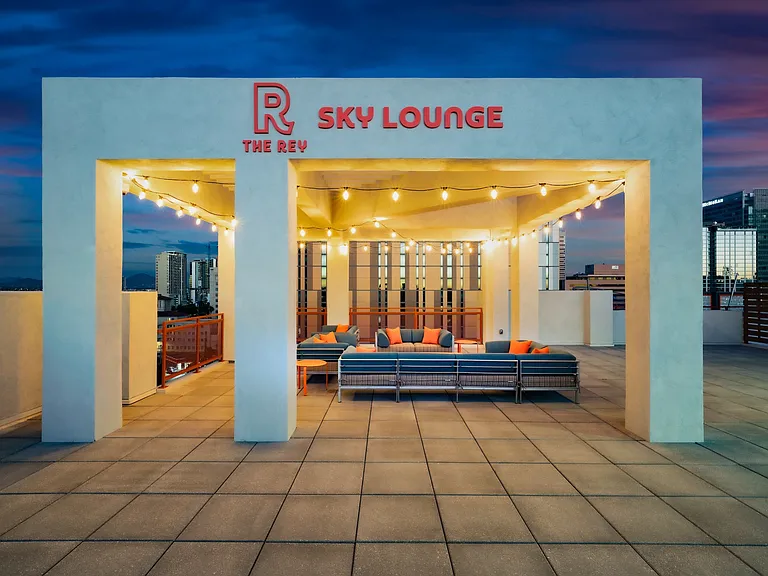 The Rey Downtown — Photo 6