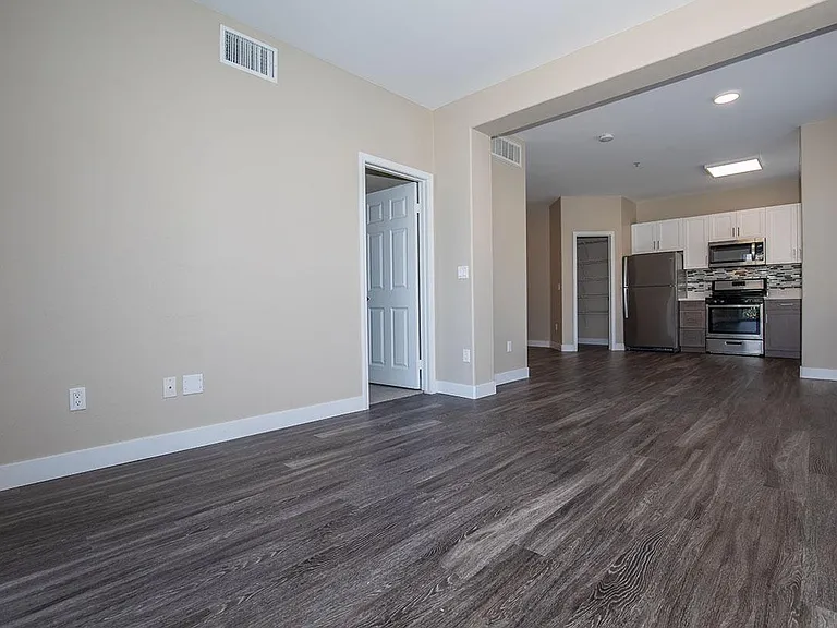 Bellecour Way Apartment Homes — Photo 19
