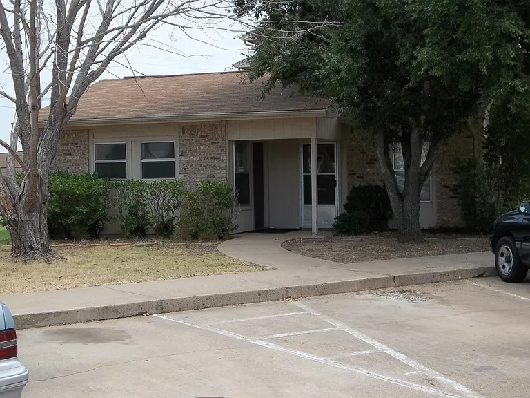 701 Stadium Dr #701 — Photo 4