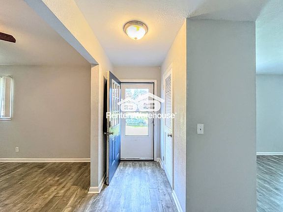 4th image of 1131 Horne Ave