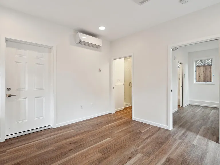 1012 Chester St #4 — Photo 4