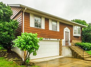 221 Kirman Ave, Romeoville, IL 60446