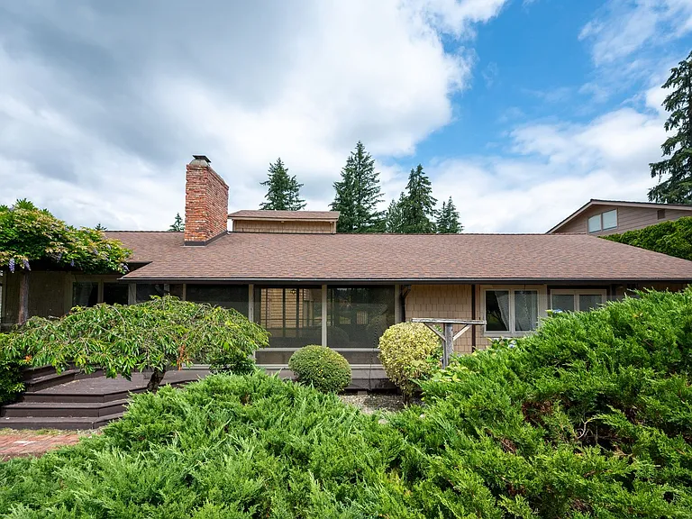 18307 NE 19th Pl — Photo 32