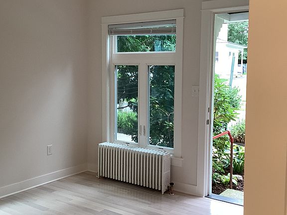 2nd image of 32 Waterbury St APT 2