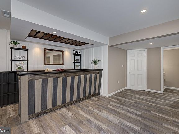 4th image of 13 Kingsbridge Dr