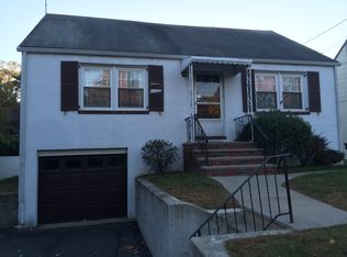 7 Clinton Rd, Fairfield, NJ 07004