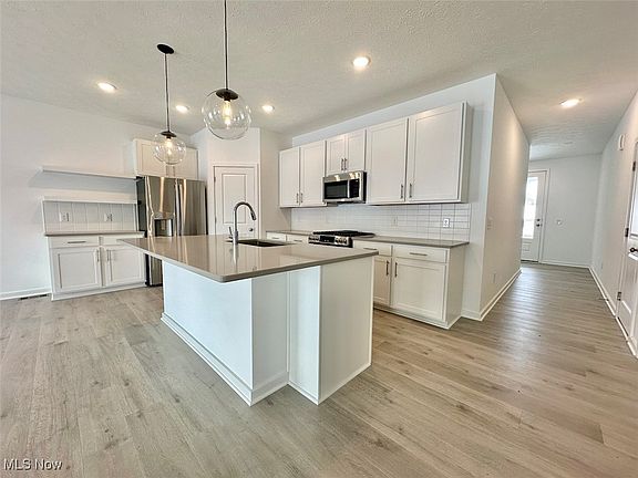 2nd image of 549 Wyleswood Dr