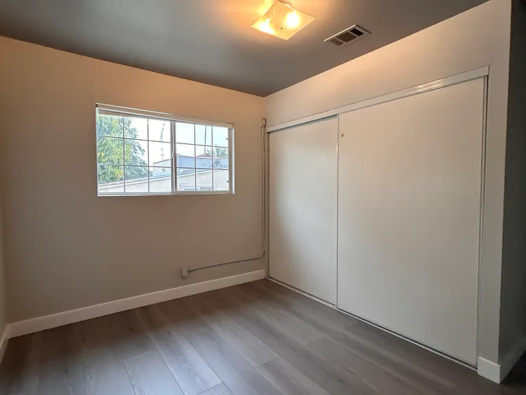 1536 N Dominion Ave — Photo 6