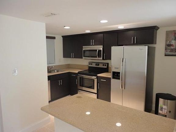 3rd image of 3301 W Rolling Hills Cir