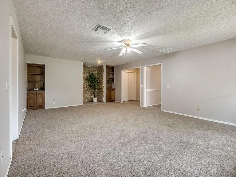 523 N Robin Way — Photo 9