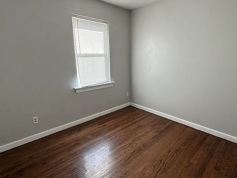 7814 Wayne Ave — Photo 9