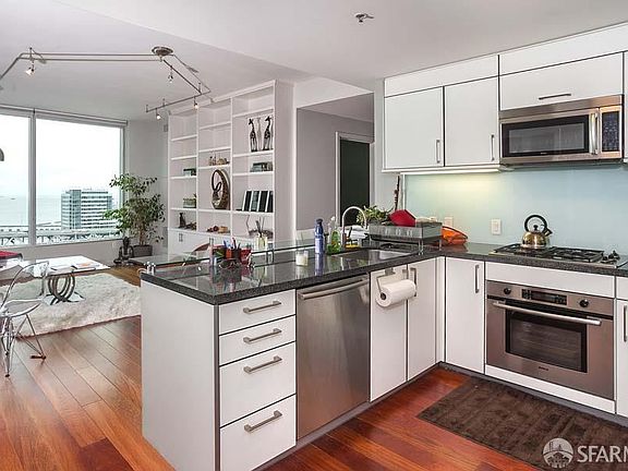 4th image of 301 Main St #25E