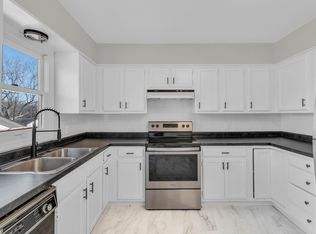 1004 NE 72nd St, Gladstone, MO 64118