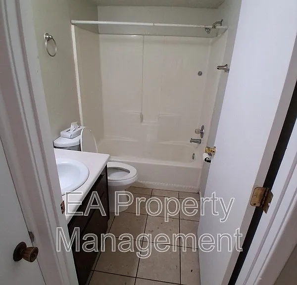 433 Louisiana Blvd SE #1 — Photo 3