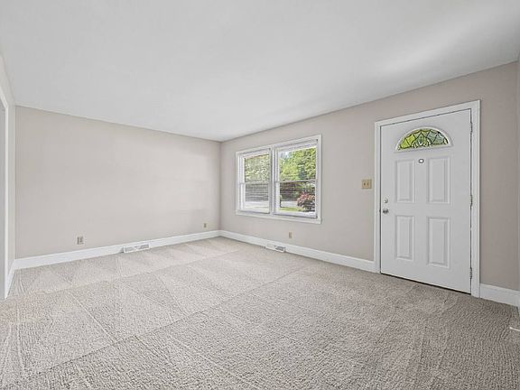 5th image of 4827 Harcourt Ln