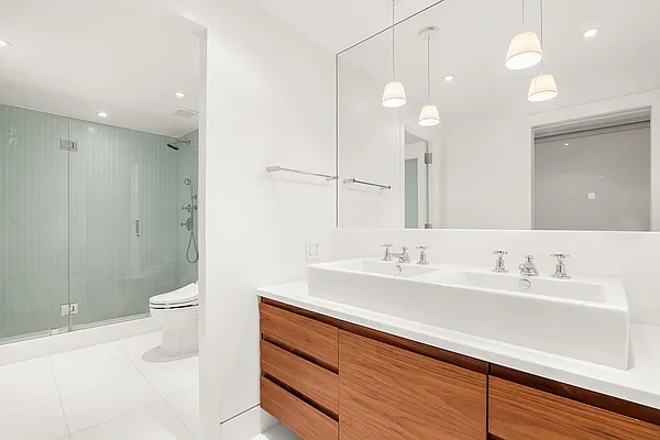 Rented by New York Casas Ltd. | media 20