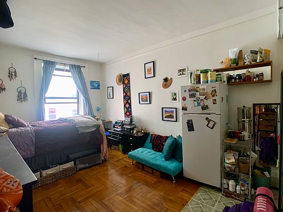 3rd image of 17 W 76th St APT 5D