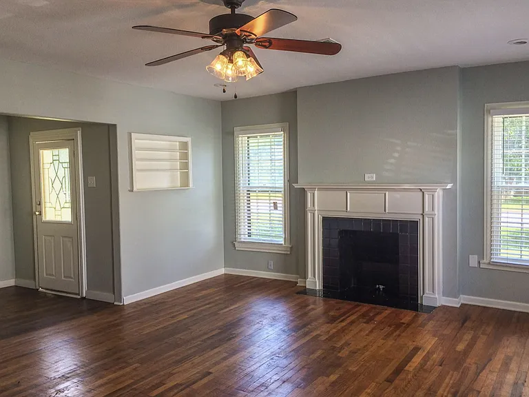 2606 Pine Ave — Photo 5