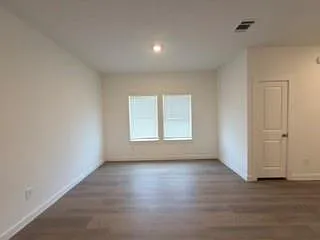 1506 Splashing Wave Dr — Photo 3