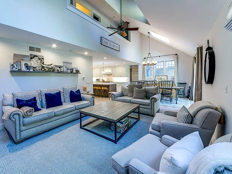10 Villa Ave — Photo 6