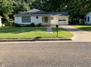 304 Morris Dr, Longview, TX 75602