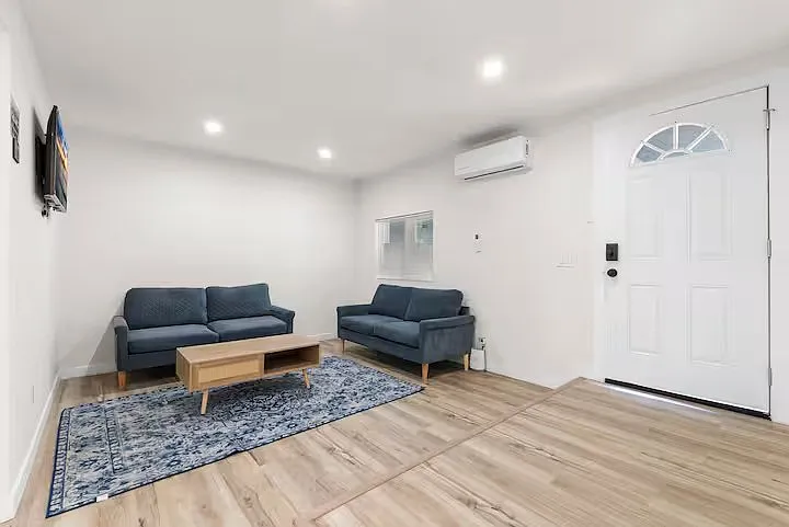 1 bed, 500 sqft, $2,300 — Photo 3