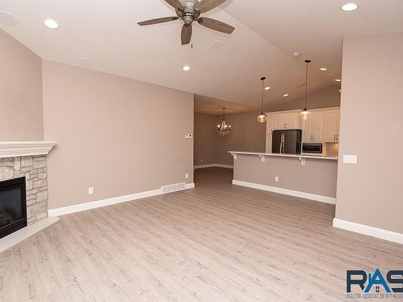 3rd image of 5604 E Eastbridge Pl