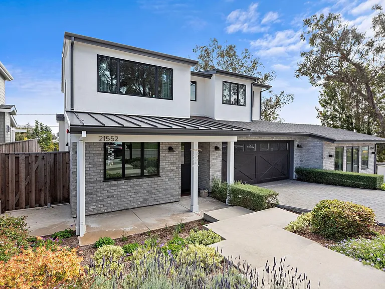 21552 Treetop Ln — Photo 2