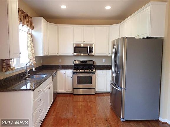 3rd image of 21362 Sawyer Sq
