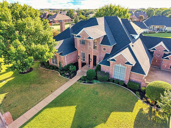 5th image of 901 Walnut Falls Cir