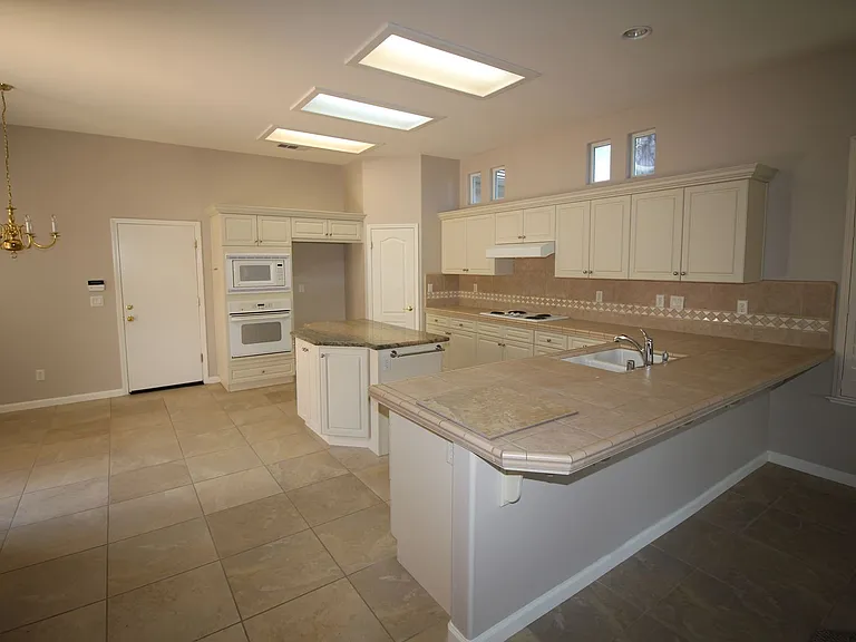 795 Heritage Ave — Photo 21