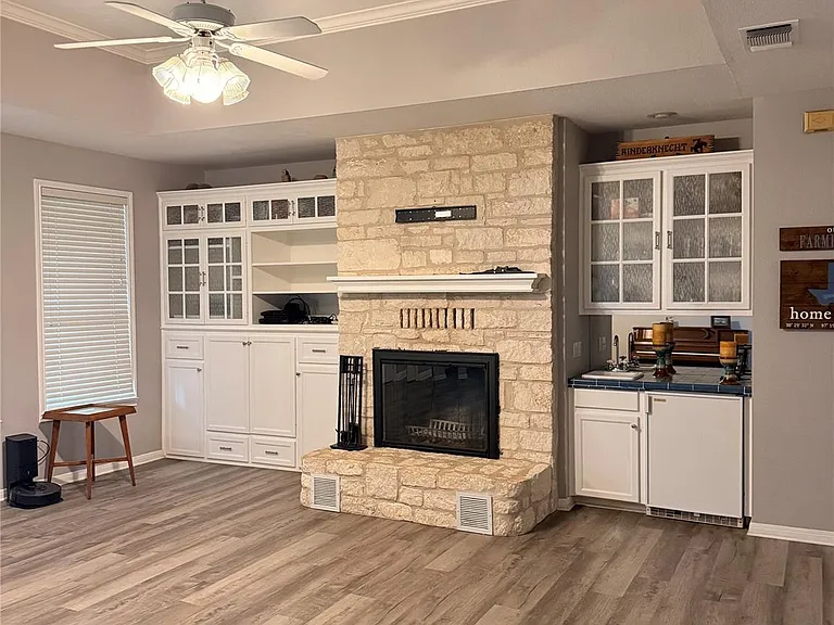 5600 FM 1466 — Photo 8
