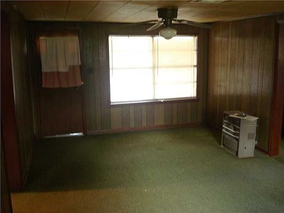 4th image of 1035 Brady St